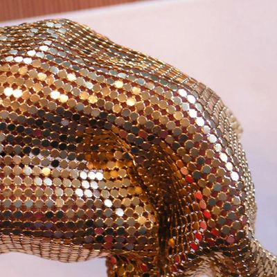 Vestuário de revestimento decorativo de metal de alumínio, sequins, resistente ao óleo, de malha metálica