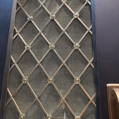 Área de abertura 49% grelha de malha de arame farpado de aço inoxidável para decoração de armários