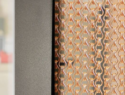 Tela mosquiteira de corrente de alumínio com distância entre correntes de 24mm, fácil instalação e boa ventilação para proteção contra insetos