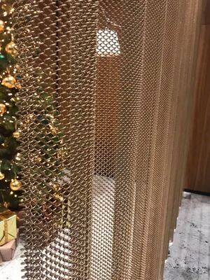 Painel de malha arquitetônica de aço inoxidável com tamanho de abertura personalizável de 5 mm a 50 mm e superfície revestida de bronze antigo em várias cores