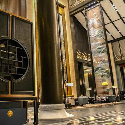 Malha Arquitetônica de Aço Inoxidável com Boa Flexibilidade, Diâmetro de Cabo de 2,5 mm X 4 e Superfície Galvanizada em Bronze Antigo para Fachadas de Edifícios