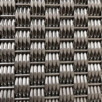 Rede de tecido de aço inoxidável de metal personalizada para revestimento de fachada em grande escala em edifícios comerciais urbanos